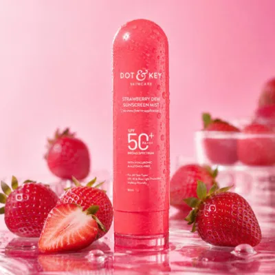 Dot & Key Strawberry Dew Sunscreen Face Mist SPF 50+ PA+++